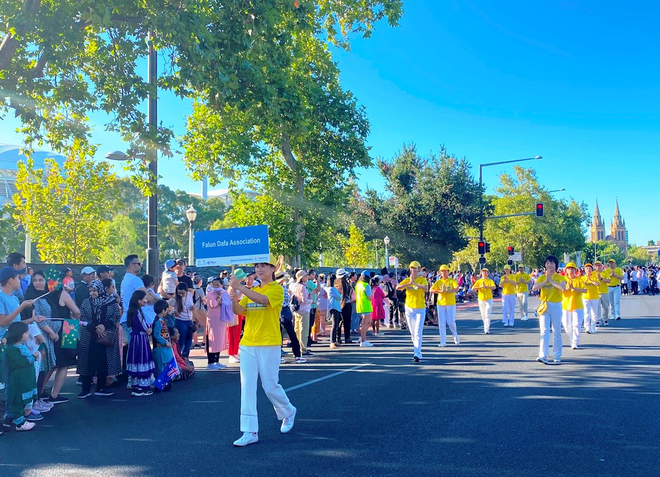 Image for article Аделаїда, Австралія. Практикувальники показали красу Фалунь Дафа у параді на честь Дня незалежності Австралії