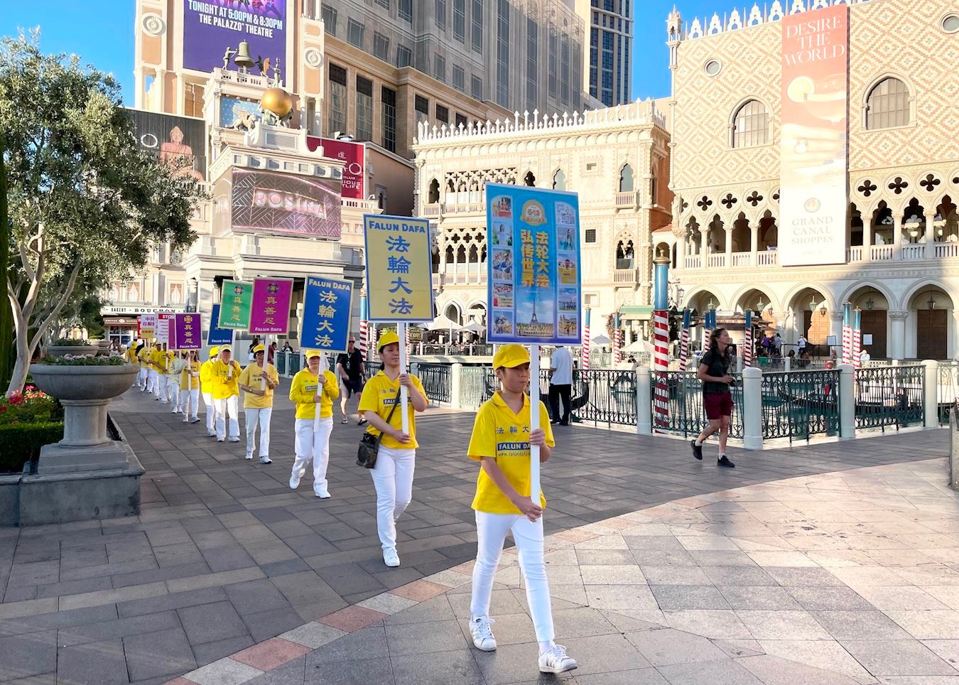 Image for article Лас-Вегас. Практикувальники Дафа провели святкові заходи на честь Всесвітнього дня Фалунь Дафа