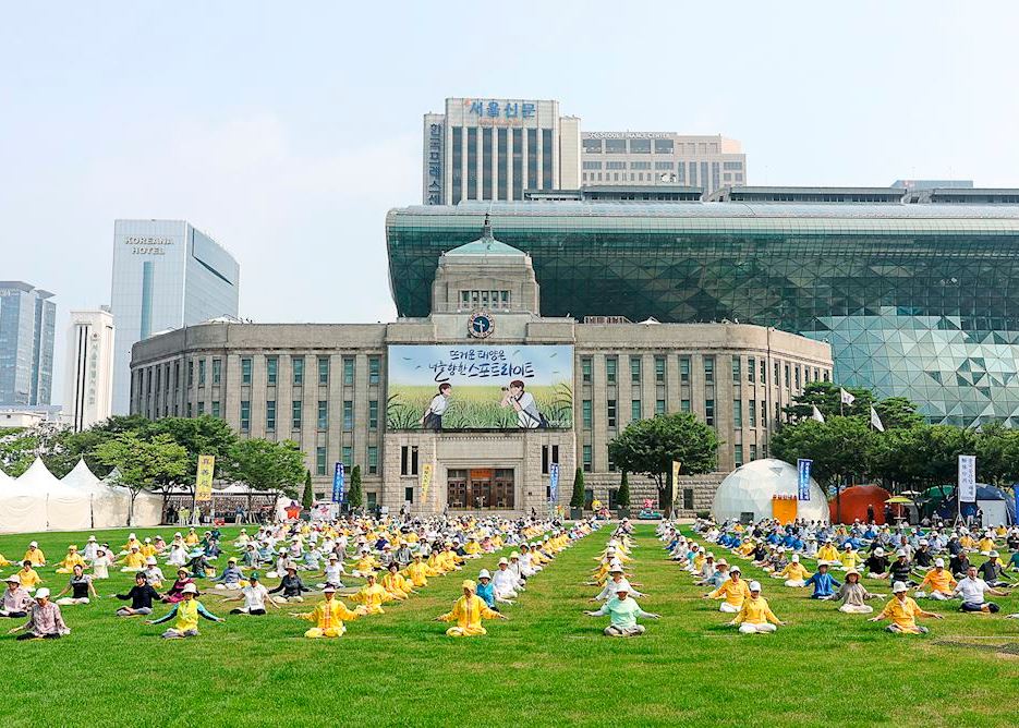 Image for article Південна Корея: мітинг і парад у Сеулі засуджують 24-річне переслідування Фалунь Дафа з боку КПК