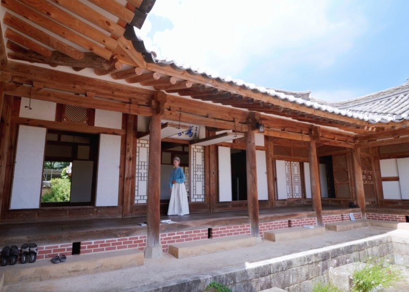 Image for article Південна Корея. Секрет здоров'я власниці стародавнього будинку