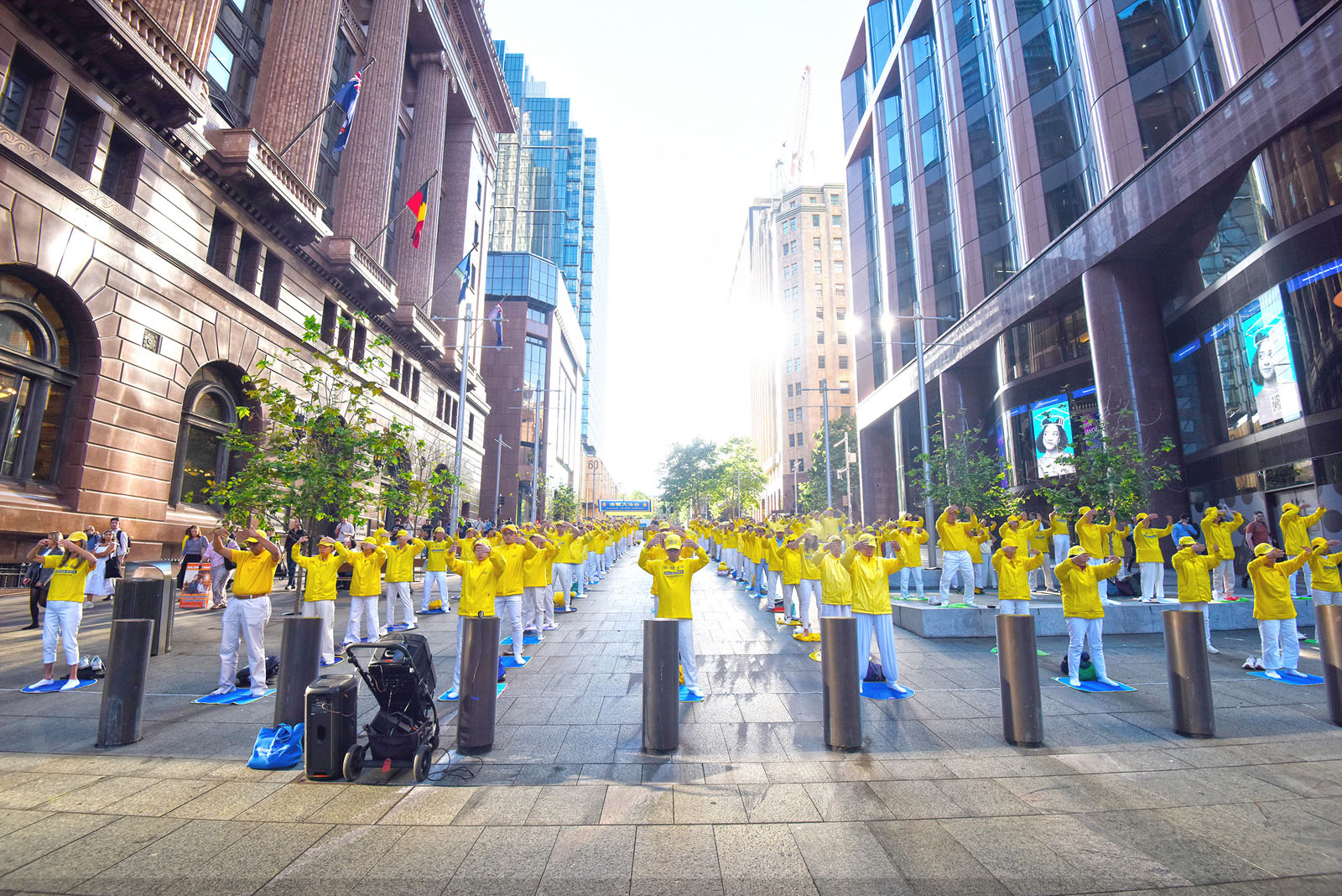 Image for article Сотні практикувальників з усієї Австралії разом виконали вправи Фалунь Дафа