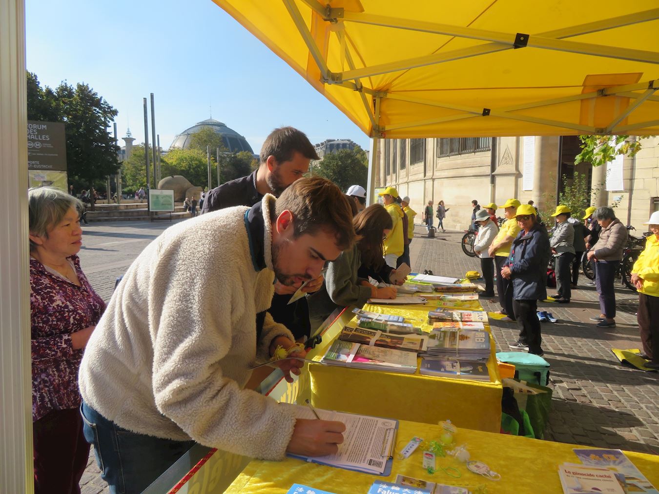 Image for article Париж, Франція. Громадськість засудила переслідування Фалунь Дафа компартією Китаю