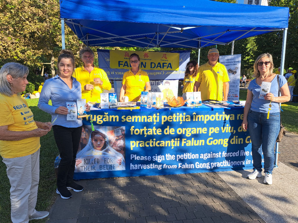 Image for article Румунія. Люди висловили захоплення Фалунь Дафа на заходах у Бая-Марі