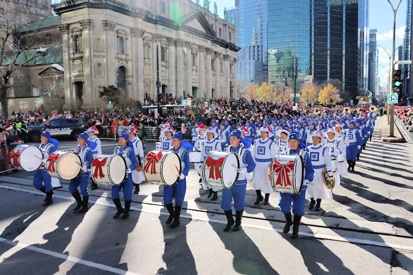 Image for article Канада. Маршовий оркестр Тянь Го виступив на різдвяному параді в Монреалі