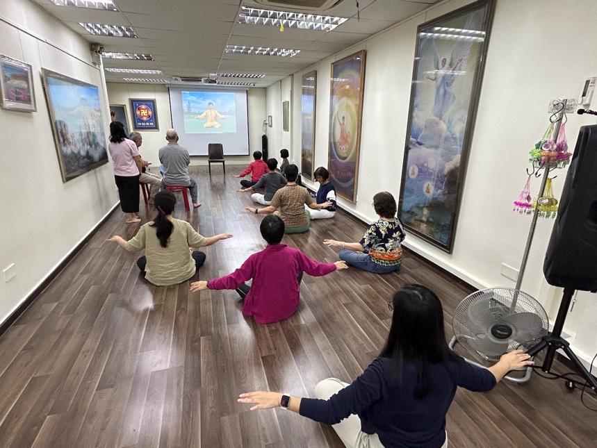 Image for article ​Сінгапур. Учасники діляться враженнями після завершення дев’ятиденного курсу Фалунь Дафа