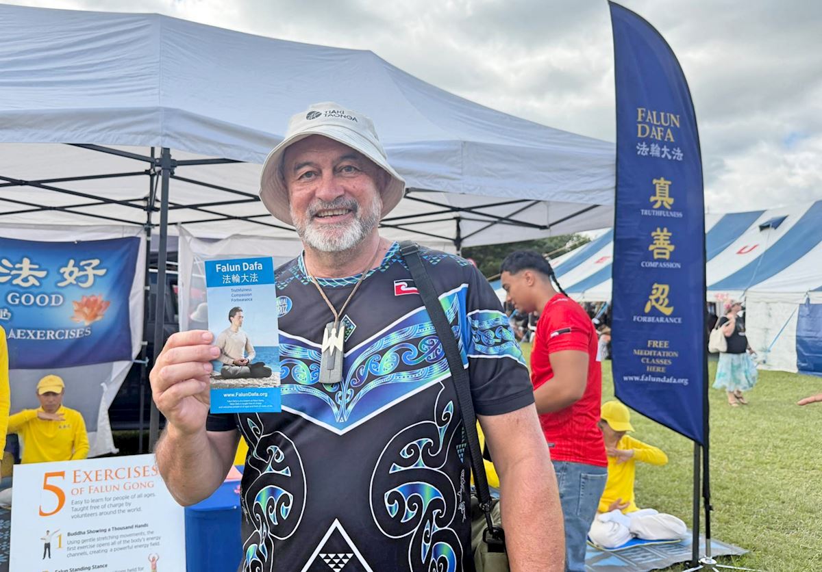 Image for article Нова Зеландія. Люди дізнаються про Фалунь Дафа на популярному фестивалі
