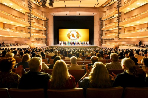 Image for article Shen Yun повертається до Торонто за підтримки обраних посадовців: «Ми підтримуємо вас!»